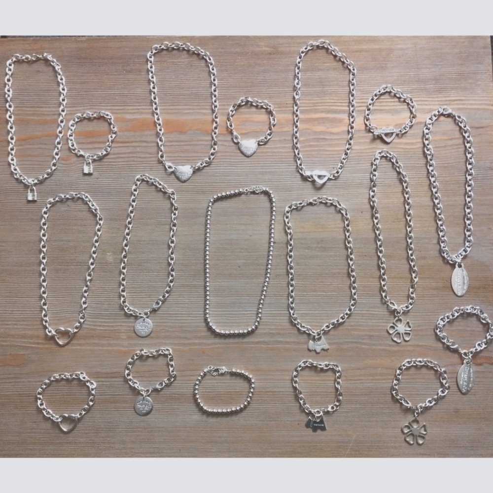 Pretty jewelry for holiday gifting 🎁💝